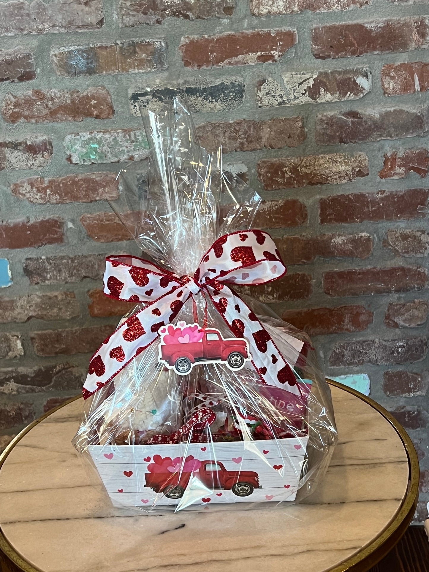 Valentine’s Day Red Hearts Bear Petit Box
