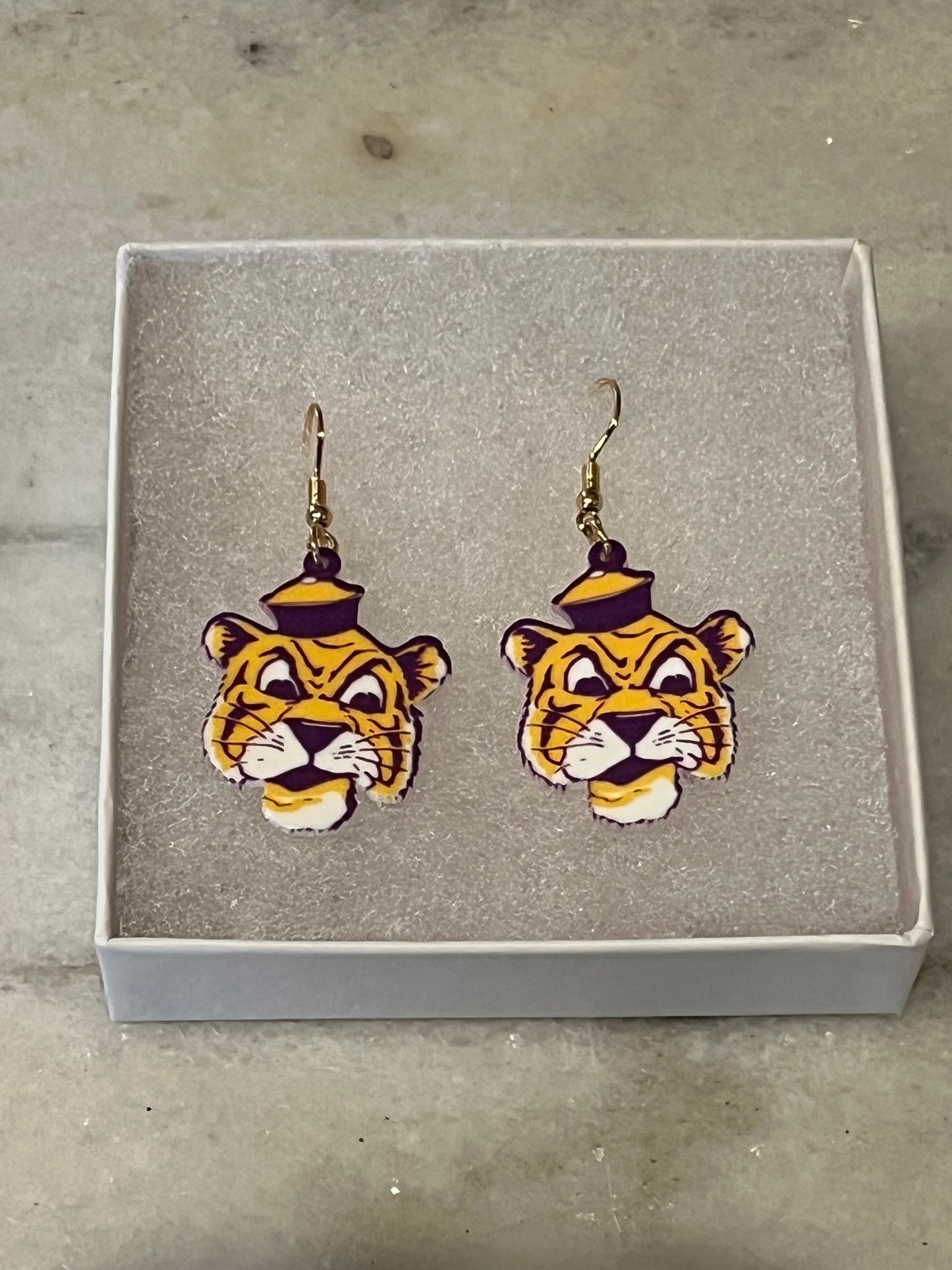 Welcome Back Tigers "LSU Vintage Vibes" Gal Box