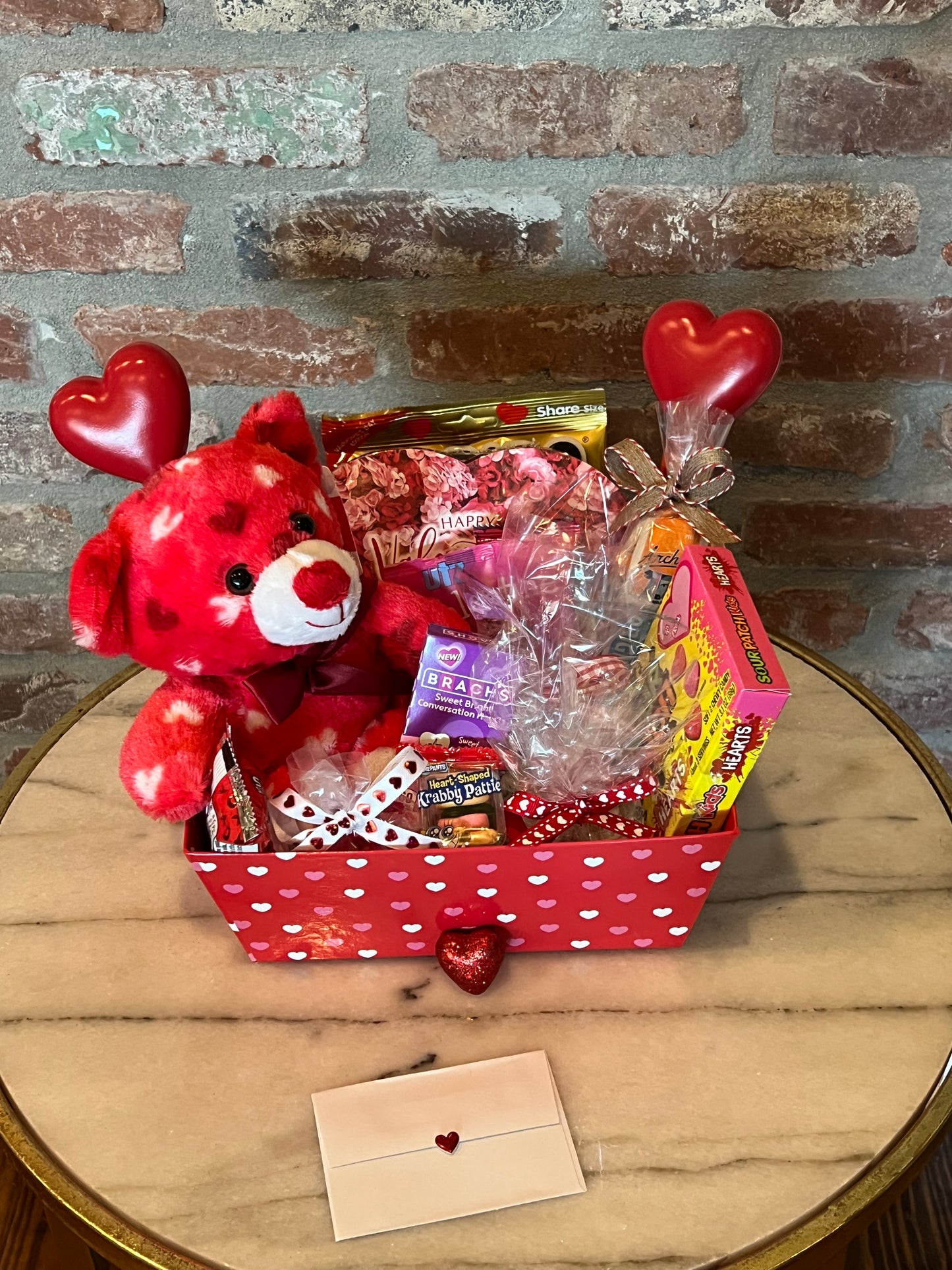 Valentine’s Day Red Hearts Bear Petit Box